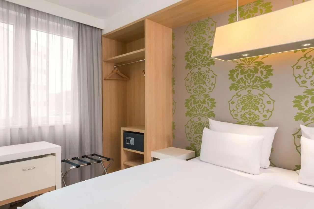 **** Hotel NH Berlin Potsdamer Platz Deutschland