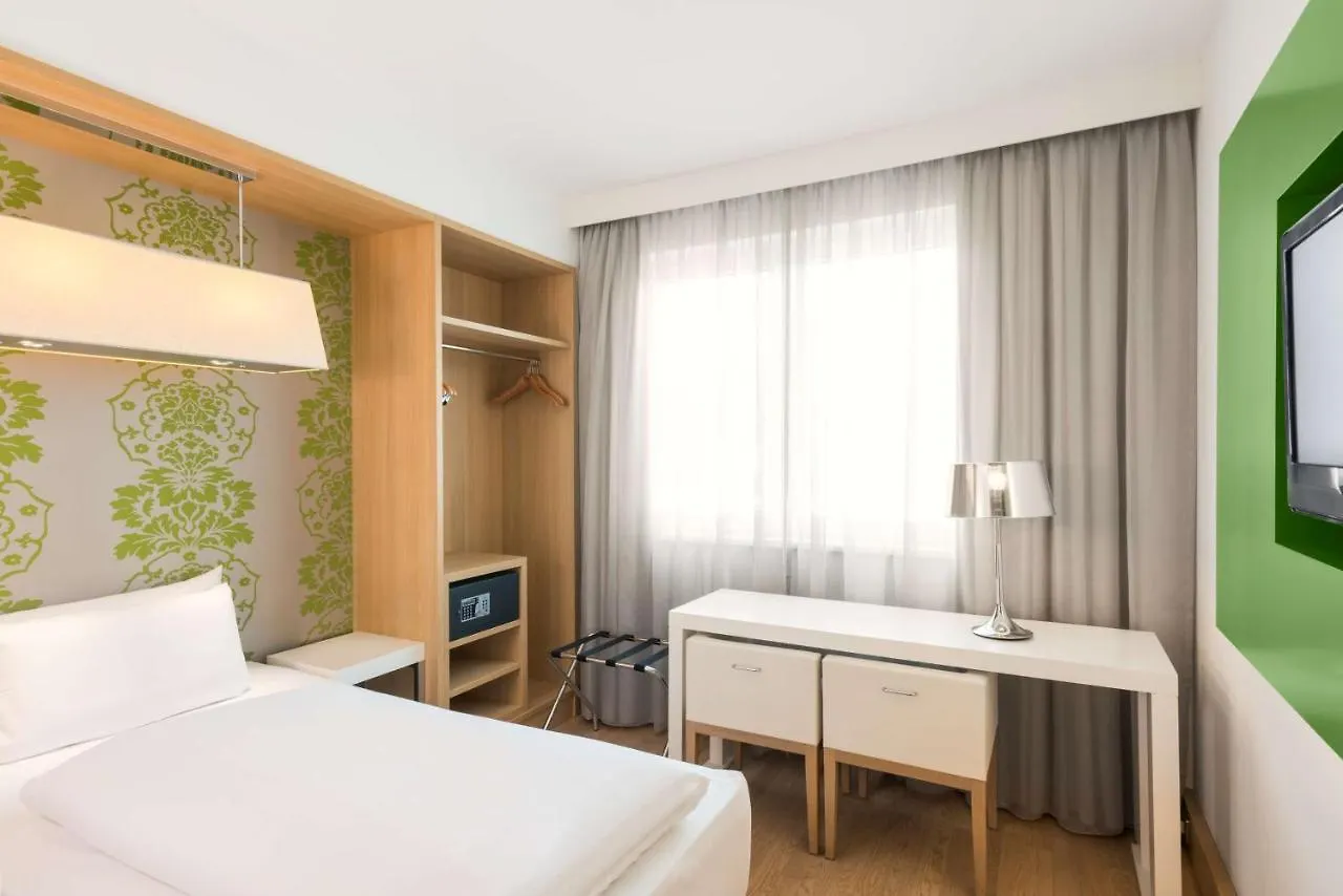 **** Hotel NH Berlin Potsdamer Platz Deutschland